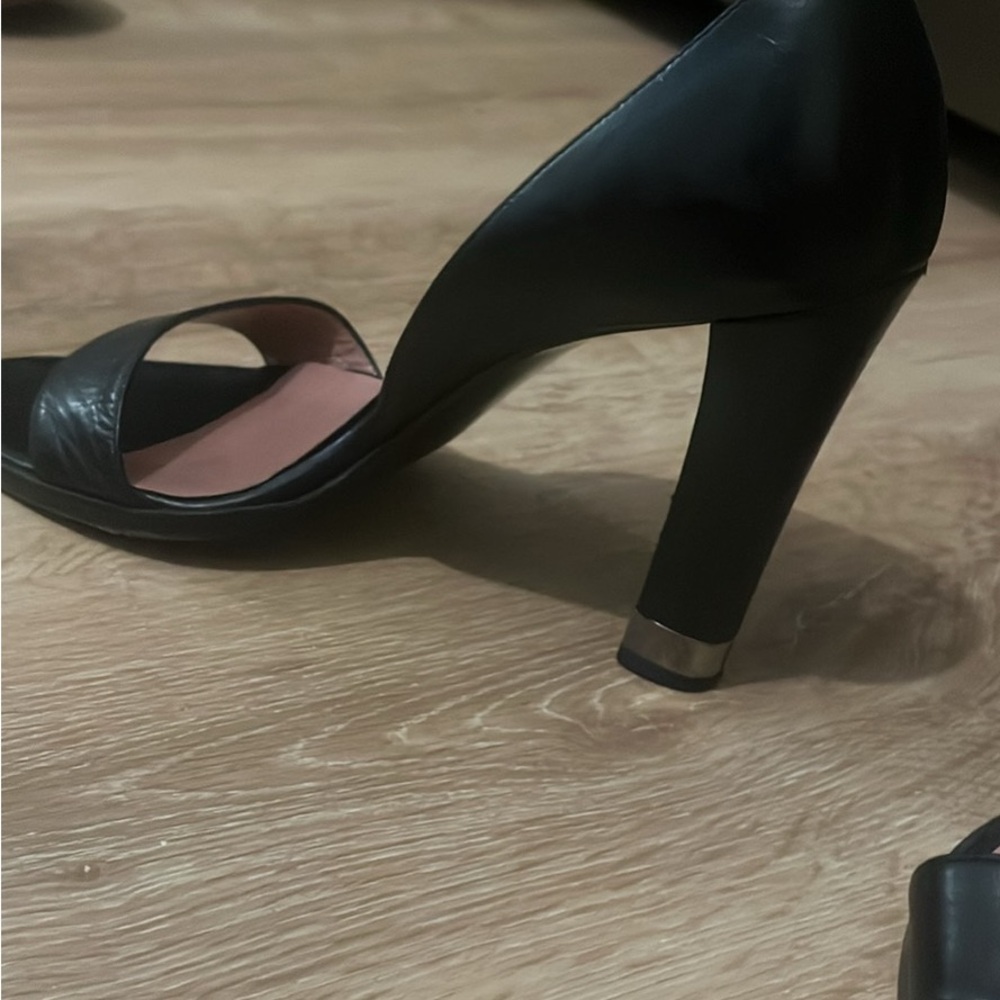 Gucci Black Open-Toe Heels - Picture 2 of 3